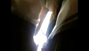 GILF شاد اریکا لورن از یک خروس بلند در ویدیو برازرس سوراخ های شفاف خود لذت می برد